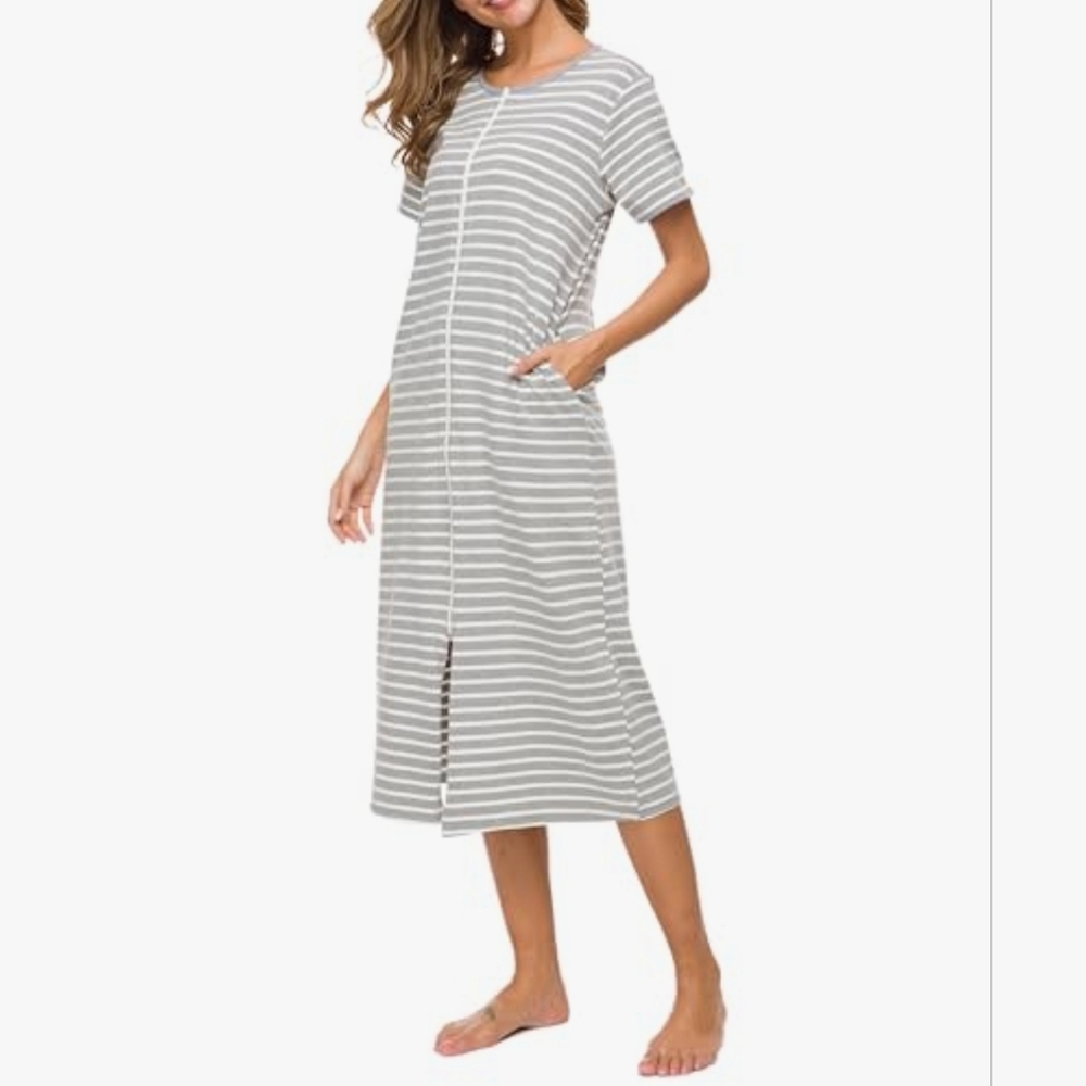 Vslarh Women's Short Sleeve Zip Front Full Length Striped Nightgown. Size Medium